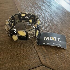 Brand New Sparkly Bracelet 